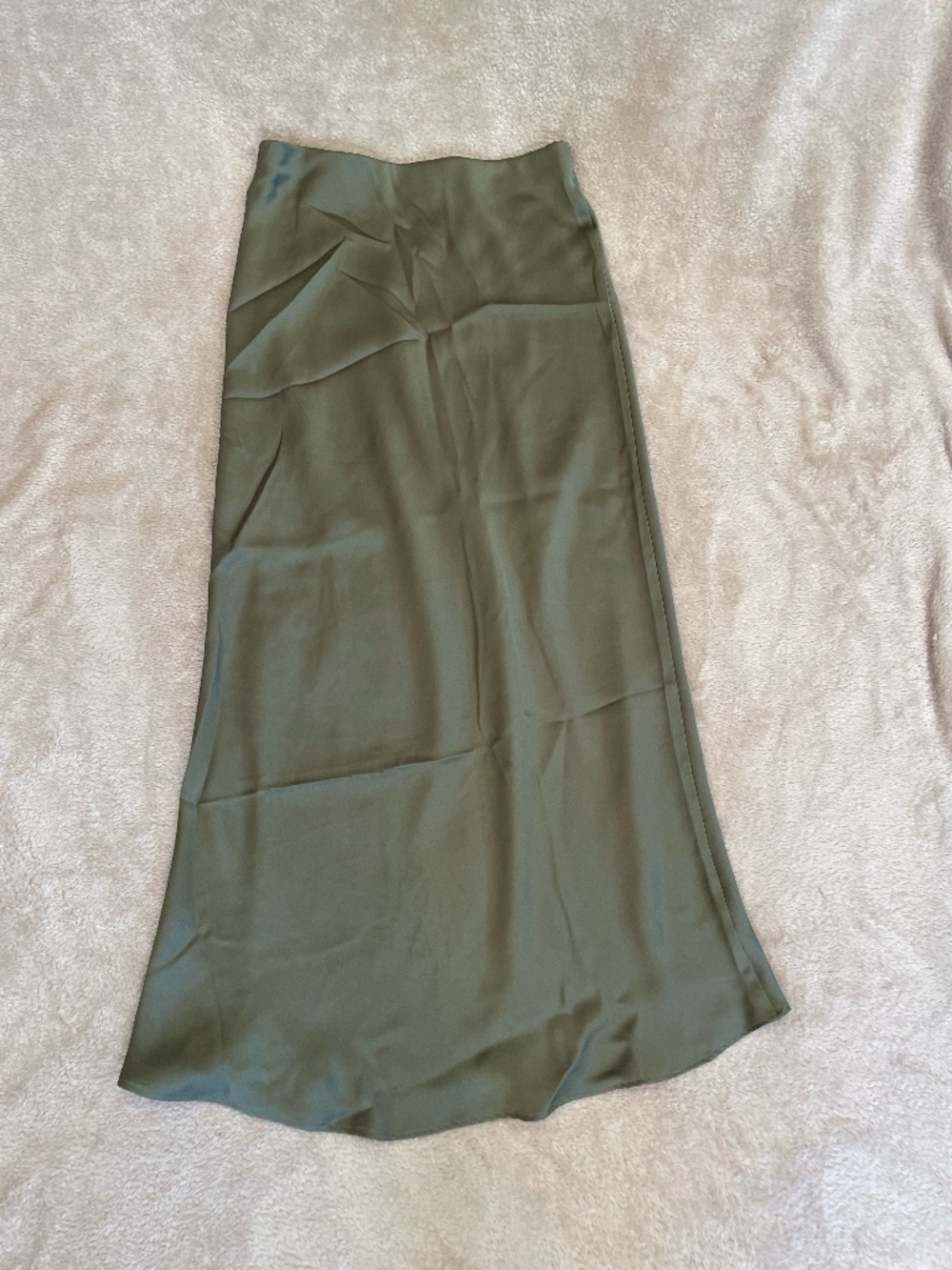 Beautiful Olive green satin midi skirt. Size M